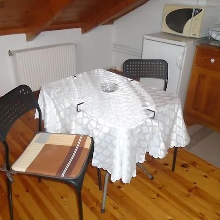 Diogenis Loft B Near Town Center Apartman *